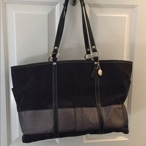 Authentic Coach handbag (large)